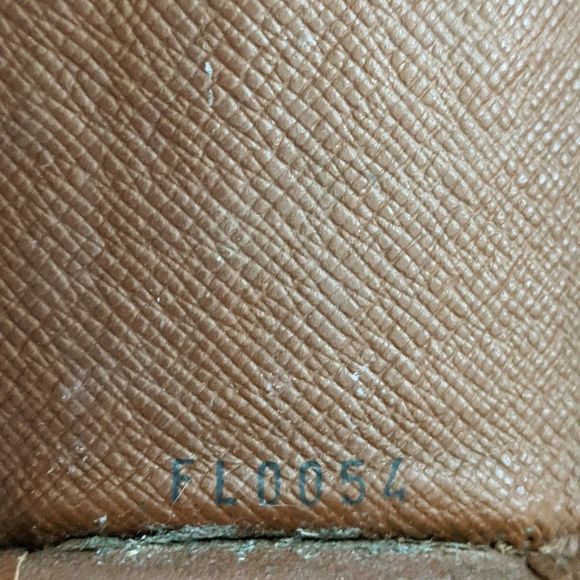 Louis Vuitton Monogram Key Holder/Wallet #446💥PRICE DROP💥 - Picture 7 of 7